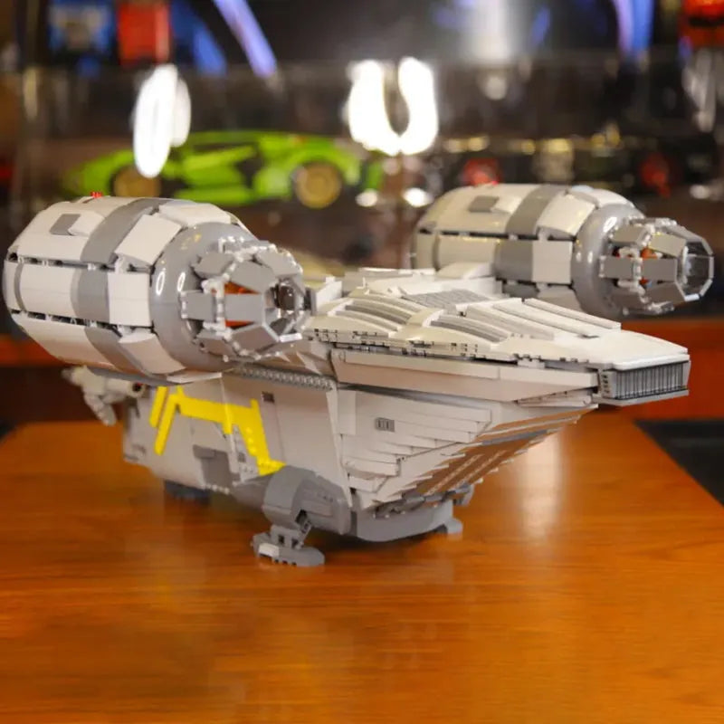 MORK MOC Building Block Set: Star Wars UCS Razor Crest 032002