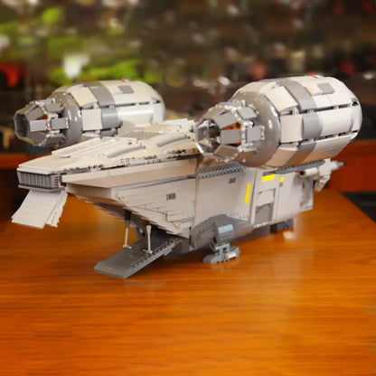 MORK MOC Building Block Set: Star Wars UCS Razor Crest 032002