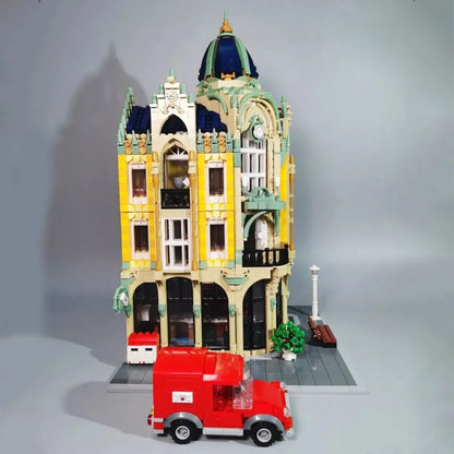 Mould King MOC Building Block Set: Experts Corner Post Office with Light, Model K16010