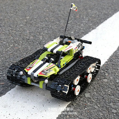 Mould King MOC Building Block Set: APP RC Motorized Stunt Crawler Car 13023, Model MK-13023