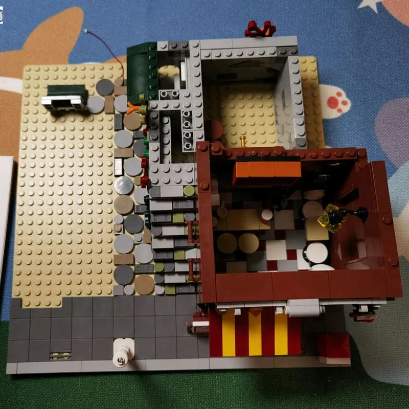 Mould King MOC Building Block Set: Coffee House Shop 16008, Model K16008