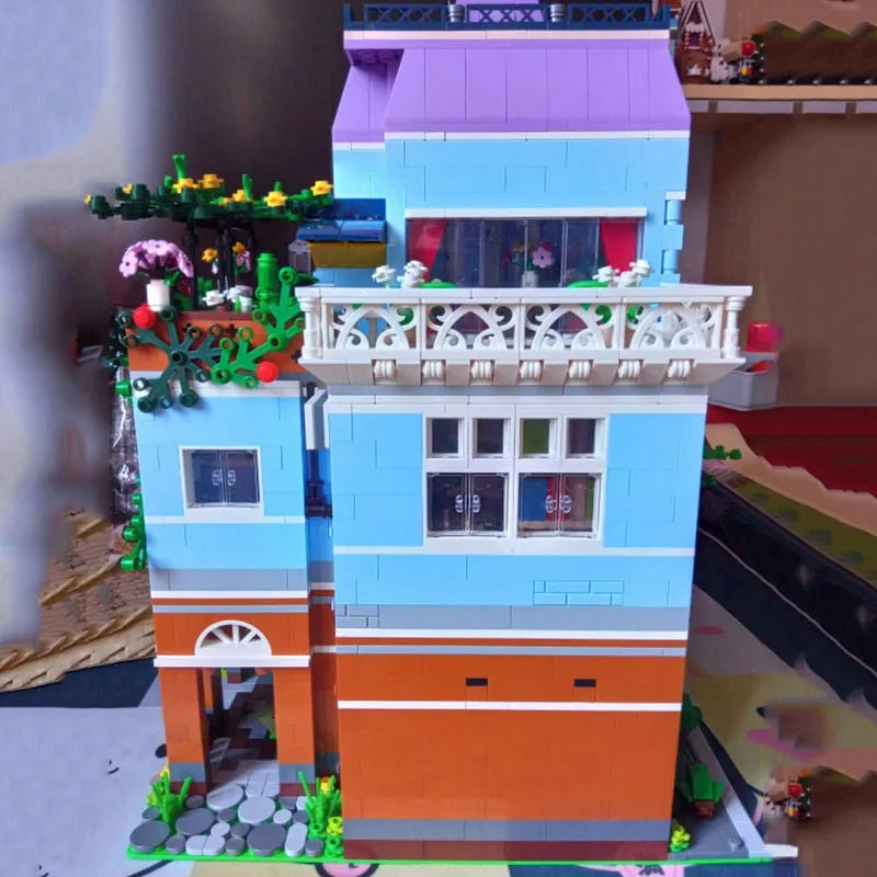 Mould King MOC Building Block Set: Coffee Shop House 16004, Model K16004