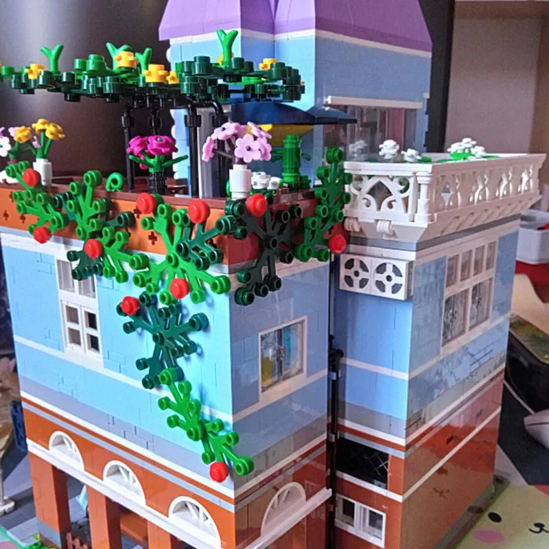 Mould King MOC Building Block Set: Coffee Shop House 16004, Model K16004
