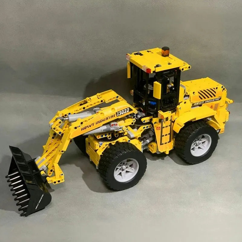 Mould King MOC Building Block Set: RC Motorized Wheel Loader Bulldozer Truck, Model K13122S