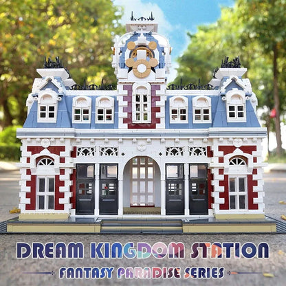 Mould King MOC Building Block Set: Street Expert MOC Dreamland City Train Station, Model 11004