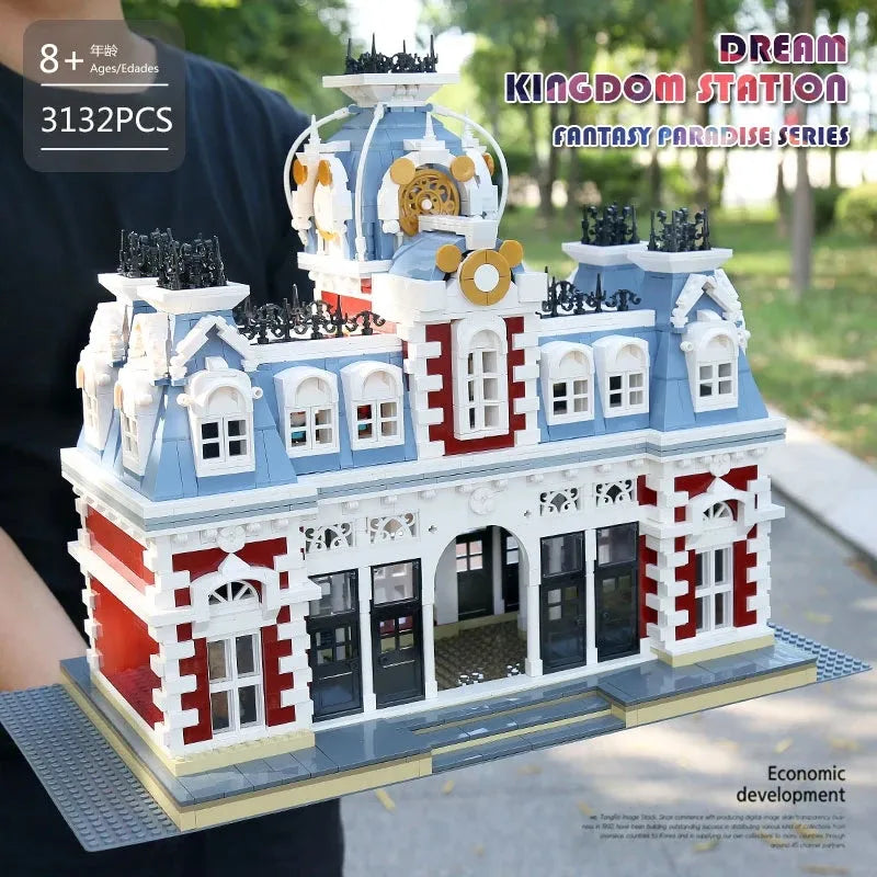 Mould King MOC Building Block Set: Street Expert MOC Dreamland City Train Station, Model 11004