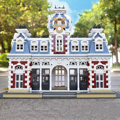 Mould King MOC Building Block Set: Street Expert MOC Dreamland City Train Station, Model 11004