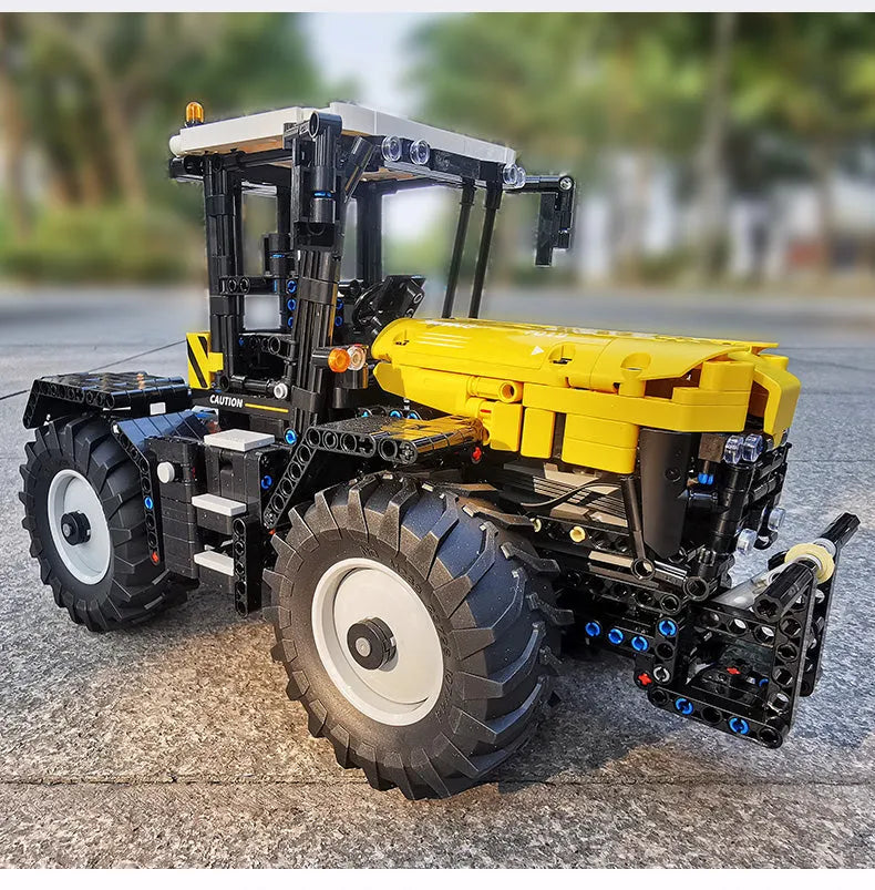 Mould King MOC Motorized Building Block Set: APP RC Tractor Fastrac 4000ER Truck 17019, Model K17019