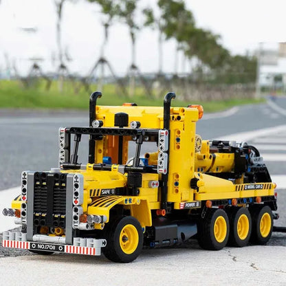 Mould King MOC Building Block Set: Heavy Tow Rescue Truck 17011