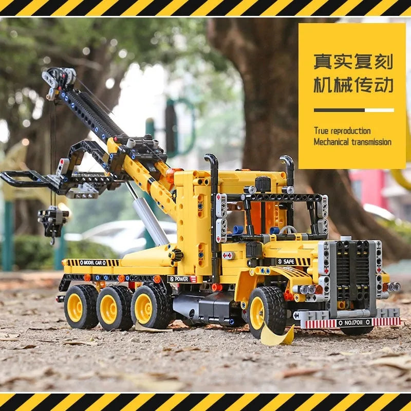 Mould King MOC Building Block Set: Heavy Tow Rescue Truck 17011