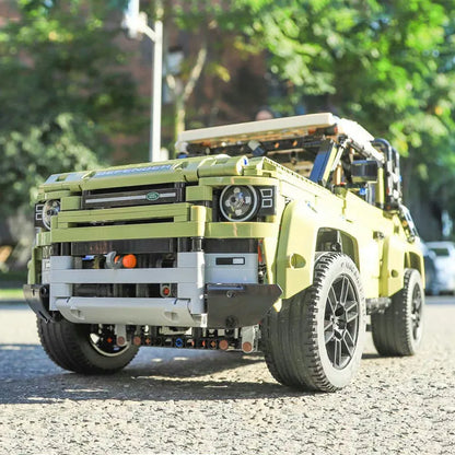 Mould King MOC Motorized Building Block Set: Off-Road AWD Land Rovers Defender, Model 93018