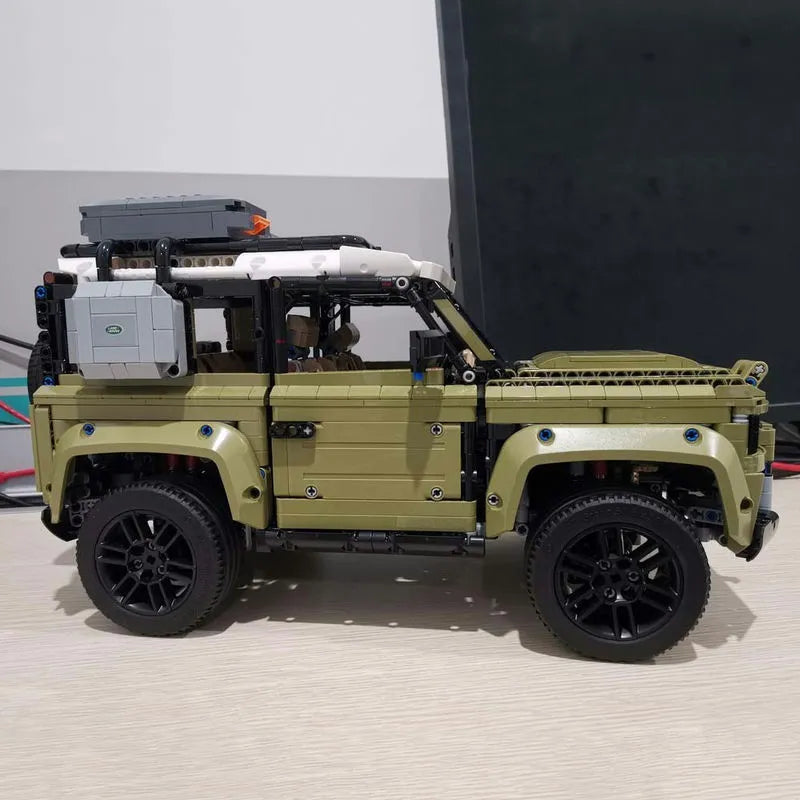 Mould King MOC Motorized Building Block Set: Off-Road AWD Land Rovers Defender, Model 93018
