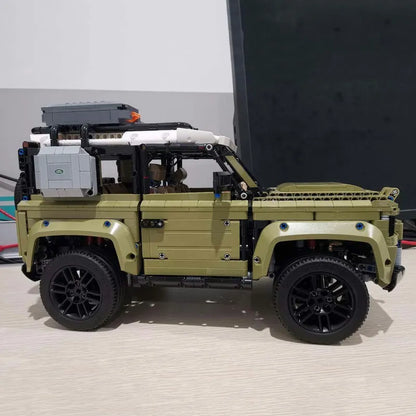 Mould King MOC Motorized Building Block Set: Off-Road AWD Land Rovers Defender, Model 93018