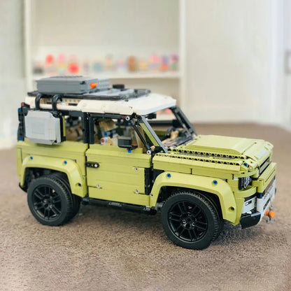 Mould King MOC Motorized Building Block Set: Off-Road AWD Land Rovers Defender, Model 93018