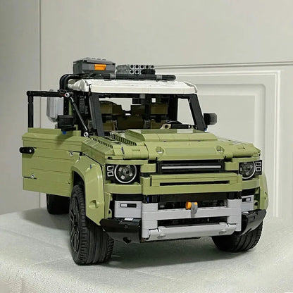Mould King MOC Motorized Building Block Set: Off-Road AWD Land Rovers Defender, Model 93018