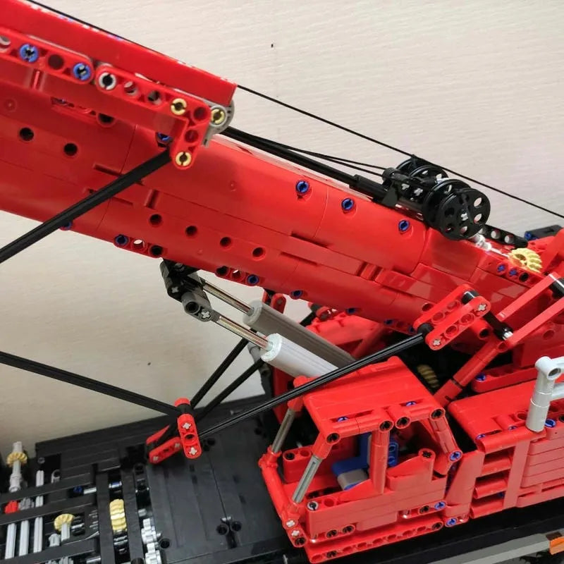 Mould King MOC Motorized Building Block Set: RC Heavy GMK Mobile Crane Truck 17013