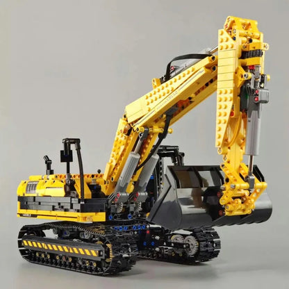 Mould King MOC Motorized Building Block Set: RC Link Belt 250 Excavator Truck 13112, Model K13112