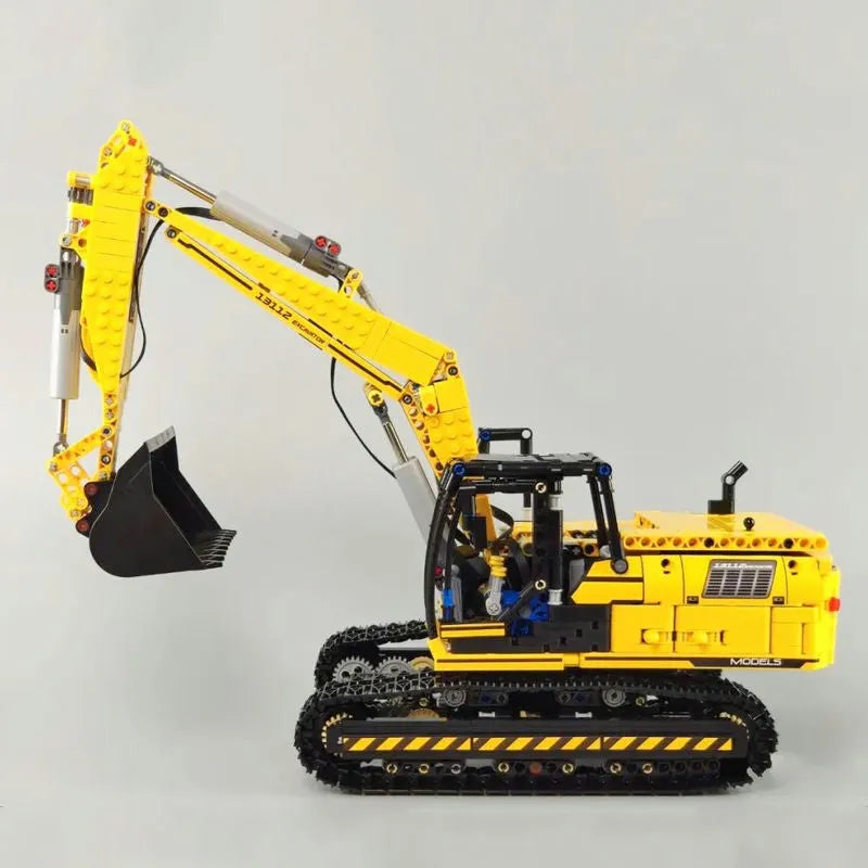 Mould King MOC Motorized Building Block Set: RC Link Belt 250 Excavator Truck 13112, Model K13112