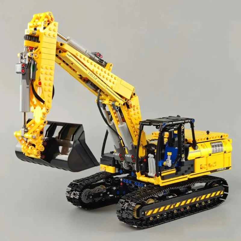 Mould King MOC Motorized Building Block Set: RC Link Belt 250 Excavator Truck 13112, Model K13112