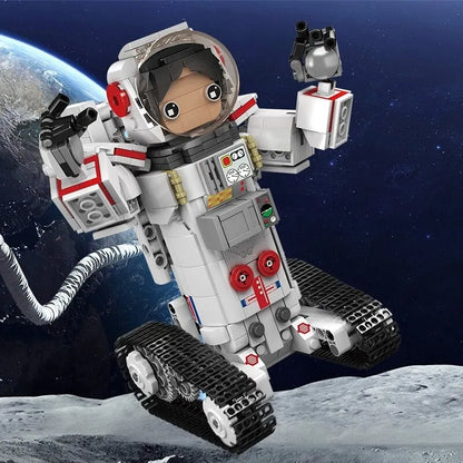 Mould King Building Block Set: RC Motorized Astronaut Girl Robot Kids 13137, Model K13137
