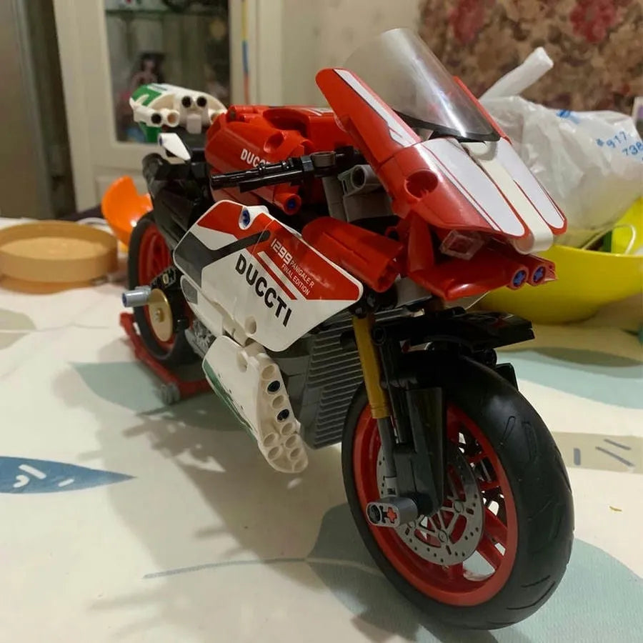 Panlos MOC Building Block Set: Bike MOC Fast Racing Motorcycle 672001