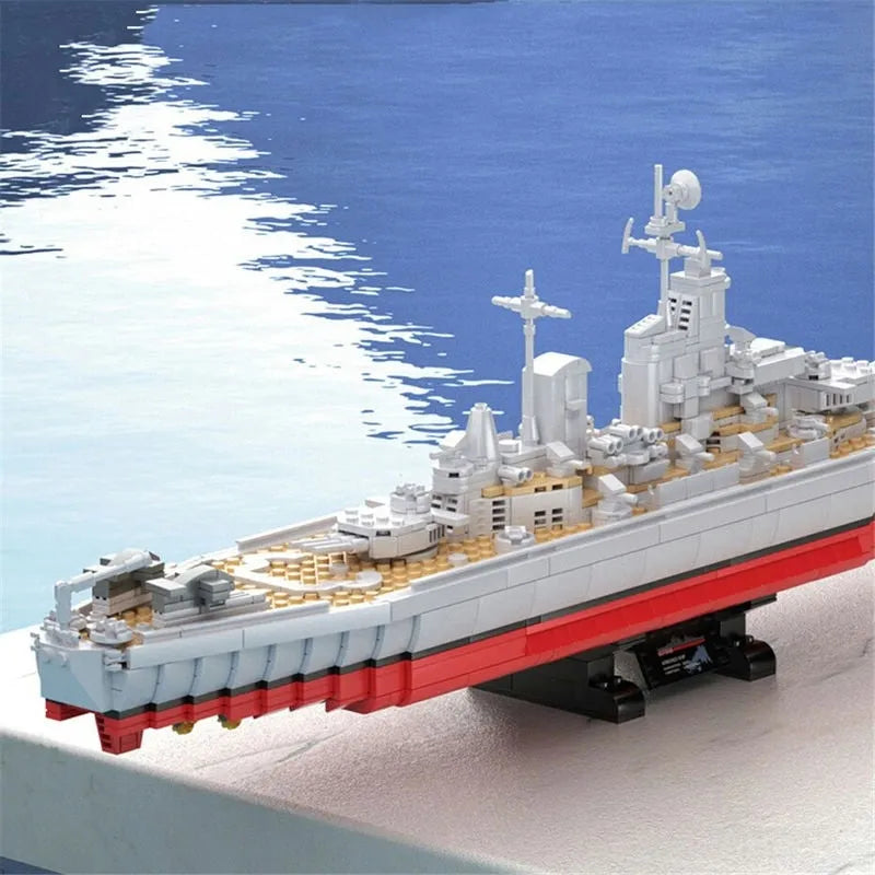 Panlos MOC Building Block Set: USS IOWA-CLASS Battleship Warship, Model 637010