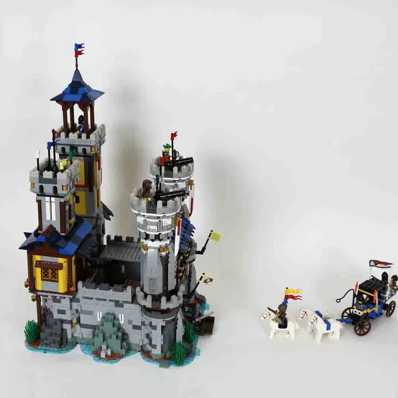 Reobrix MOC Building Block Set: The Golden Lion Castle, Model 66006