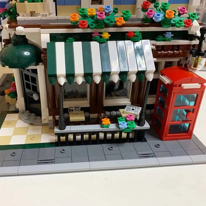 UG MOC Building Block Set: Street Expert Queen Bricktoria 10197