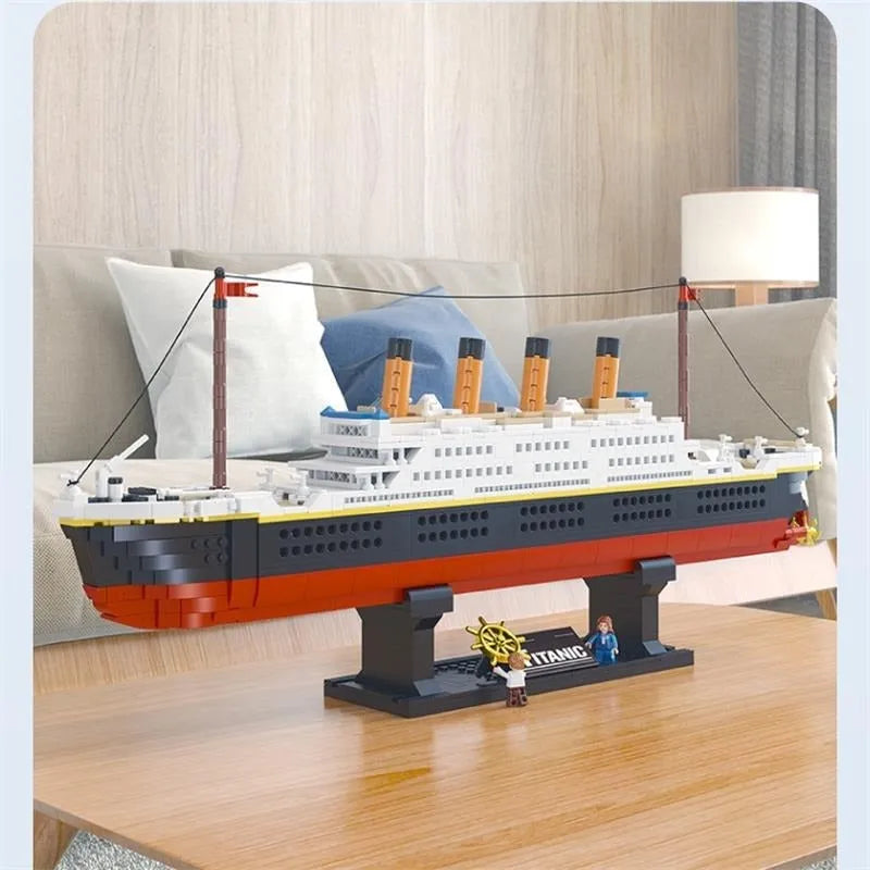 ZHEGAO MOC Building Block Set: 01010 Titanic Steam RMS Ship MINI, Model QL-01010