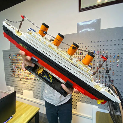 ZHEGAO MOC Building Block Set: RMS Titanic Steam Boat Ship, Model QL0958